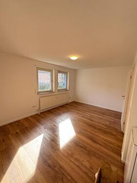 Foto - Erst Bezug nach Sanierung - 900,00&nbsp;EUR Kaltmiete, ca.&nbsp; 30,00&nbsp;m&sup2;