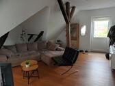 Foto - Charmante Dachgeschosswohnung mit großer Terrasse & Gartenanteil