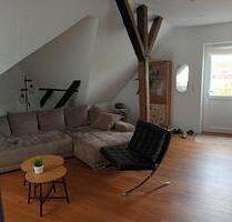 Charmante Dachgeschosswohnung mit großer Terrasse & Gartenanteil - Bersenbrück