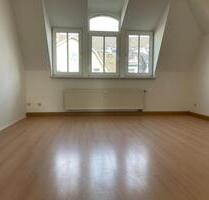 Helle und geräumige 3-Zimmer-Dachgeschosswohnung mit Küche in Pla - Plauen Altstadt