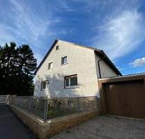 Charmantes, saniertes und renoviertes Zweifamilienhaus - Echzell