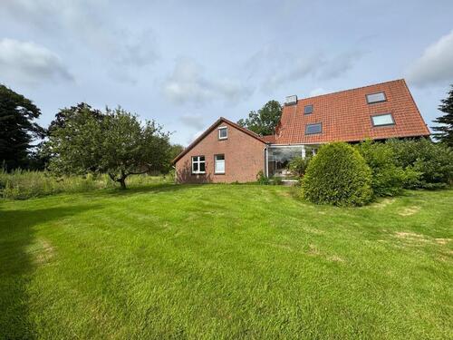 Foto - Freistehendes Einfamilienhaus mit Einliegerwohnung