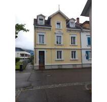 Charmant und zentral mit Blick über die Schrebergärten Kanderns