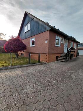Foto - Einfamilienhaus mit kleinen Garten