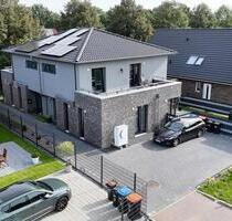 Moderne Doppelhaushälfte mit 5 Zimmern, Dachterrasse KFW40 - Kaltenkirchen