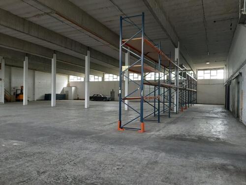 Foto - Gewerbehalle, Produktions- oder Lagerhalle mit Büro