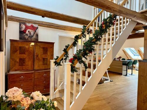 Foto - Helle KfW55 4-Zi-DG-Whng+Galerie Inspektorhaus Rittergut Waake