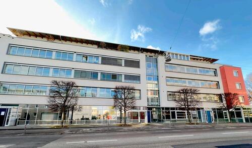 Foto - Möbilierte 3-Zimmer Wohnung, 67m², nähe LB Bf, Balkon EBK Garage