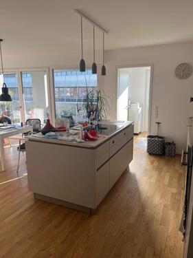 Foto - Neuwertige (2023) 2-Zi Dachgeschosswohnung mit Balkon