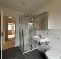 möbliertes WG-Zimmer in sanierter 3er WG mit Wohnküche und großer Terrasse - Saarbrücken Bischmisheim