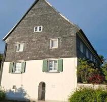 Besonderes Haus mit Geschichte in einem Dorf mit Aussicht - Gummersbach Hepel