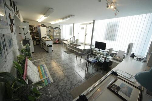 Foto - Laden, Büro mit angrenzender Halle (ehem. Fotostudio)