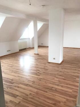 Foto - geräumige 3 RWhg. EBK, Laminat, Balkon, Stellplatz