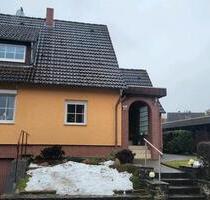 Doppelhaushälfte mit Garage und Carport - Helmstedt Offleben