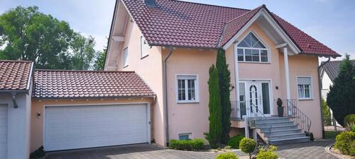 Foto - Freistehendes Einfamilienhaus mit Elw in unverbaubarer Ortsrandl
