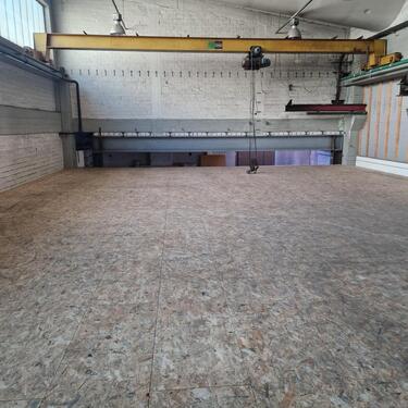 Foto - LAGERHALLE - 1.100,00&nbsp;EUR Kaltmiete, ca.&nbsp; 387,00&nbsp;m&sup2;