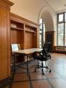 Foto - Arbeitsplatz in einem denkmalgeschützten Büro - Coworking desk