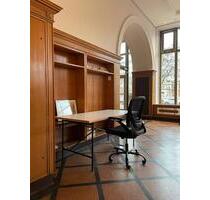 Arbeitsplatz in einem denkmalgeschützten Büro - Coworking desk - Berlin Friedrichshain-Kreuzberg