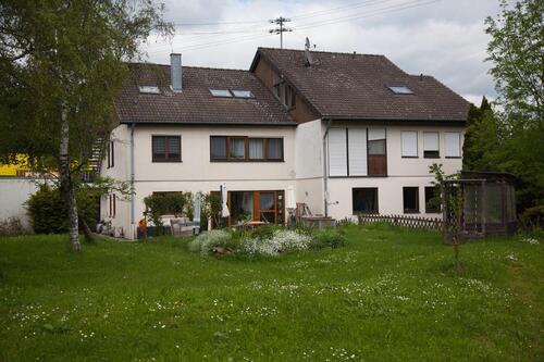 Foto - Idyllisch gelegene 4-Zimmer-Terrassenwohnung, Garten, kleines MFH