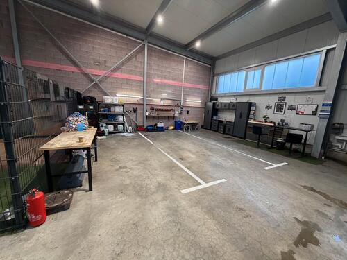 Foto - Halle für Autoaufbereiter - 1.000,00&nbsp;EUR Kaltmiete, ca.&nbsp; 18,00&nbsp;m&sup2;