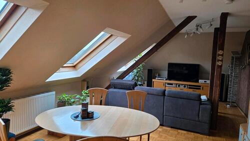 Foto - Dachgeschoss Wohnung mit Gartenhaus Gartenbenutzung und Garage