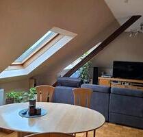 Dachgeschoss Wohnung mit Gartenhaus Gartenbenutzung und Garage - Bochum Höntrop