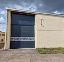 Große Halle, Lager, Depot in Ohrdruf zu vermieten!!