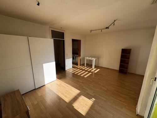 Foto - Leerstehende 1-Zimmer-ETW mit Balkon, Tiefgarage und Abstellraum