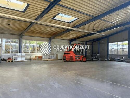 Foto - Gewerbehalle mit optimaler Infrastruktur für Versand und Lagerung in Tuttlingen