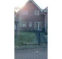 Attraktives Reihenhaus mit Grundstück, Terrasse in begehrter Lage - Dannenberg (Elbe)