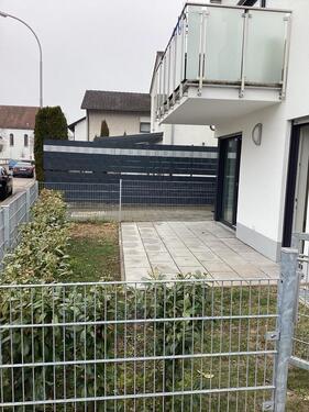 Foto - großzügige 2-Zimmer Wohnung mit Terrasse und Gartenanteil