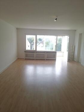 Foto - 2ZW WOHNUNG ALTBAU WANNENBAD EBK WINTERGARTEN ZENTRALE LAGE FRIEDBERGER ANLAGE 15ECKE SANDWEGPFINGSTWEIDSTR PARK GEGENÜBER RUHIGE LAGE WOHNUNG GEHT NACH HINTEN ZUM GARTEN