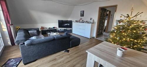 Foto - Wohnung mit Balkon, Bad (neu), Einbauküche, Carport