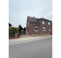 Geräumige Doppelhaushälfte mit großem Garten & Garage - Willich