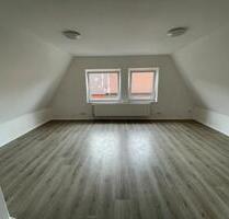 Charmante 2-Zimmer DG-Wohnung mit Einbauküche in zentraler Lage - Wesel Fusternberg