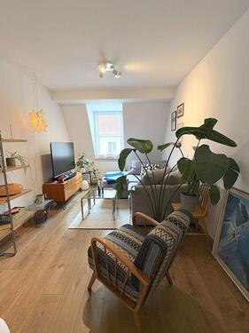 Foto - Altbau-Charme trifft zentrale Lage: 2 Zimmer-Wohnung mitten im Künstler & Kulturviertel