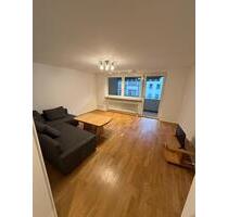 Exklusiv renovierte 3-Zi-WHG mit großem Balkon & TG-Stellplatz - Nürnberg Erlenstegen