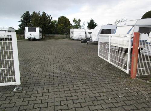 Foto - Stellplatze für Wohnwagen oder Wohnmobile frei