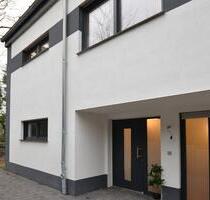 Großzügige Neubau-Doppelhaushälfte mit 2 Stellplätzen + Garten - Schloß Holte-Stukenbrock