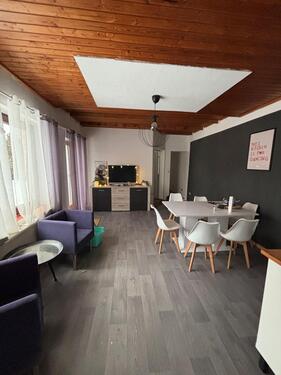 Foto - Helle 2-Zimmer-Wohnung (85 m²) mit Wintergarten – ab 01.02. frei