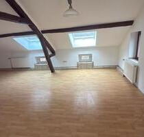 Charmante 3-Zimmer-Wohnung mit Galerie, Balkon und Landblick - Stolberg (Rheinland)