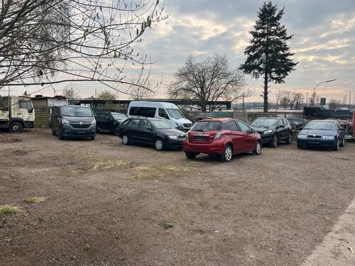 Foto - Freifläche für Autohandel in Gewerbegebiet Koblenz 350m2