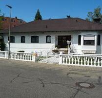 Lingenfeld stilvoller, großer Bungalow Traumgarten ohne Makler