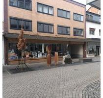 Ladenlokal in Menden - 870,00&nbsp;EUR Kaltmiete, ca.&nbsp; 100,00&nbsp;m&sup2; in Menden (Sauerland) (PLZ: 58706)
