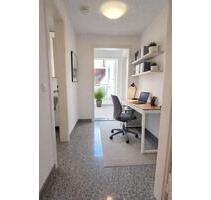 Helle 3,5-Zi.-DG-Wohnung mit Balkon & EBK – frisch renoviert - Wendlingen am Neckar