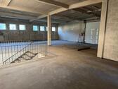Foto - Vielseitige Gewerbefläche mit Toreinfahrt in Harburg - Gewerbe Logistik Büro - Optionale Erweiterung möglich