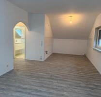 Erstbezug: 4-ZKB DG Gernsheim mit Klima, Garten & Stellplatz