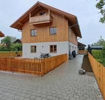 Doppelhaushälfte in Königsdorf - 2.200,00&nbsp;EUR Kaltmiete, ca.&nbsp; 120,00&nbsp;m&sup2; in Eurasburg (PLZ: 82547)