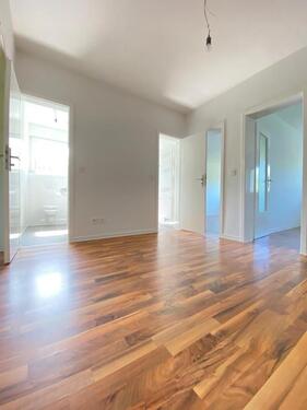 Foto - *** ERSTBEZUG NACH SANIERUNG – FAMILIEN AUFGEPASST *** Sehr helle 4-Zimmer-Wohnung mit Balkon ***