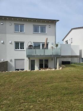 Foto - Sonnige Doppelhaushälfte mit großem Garten